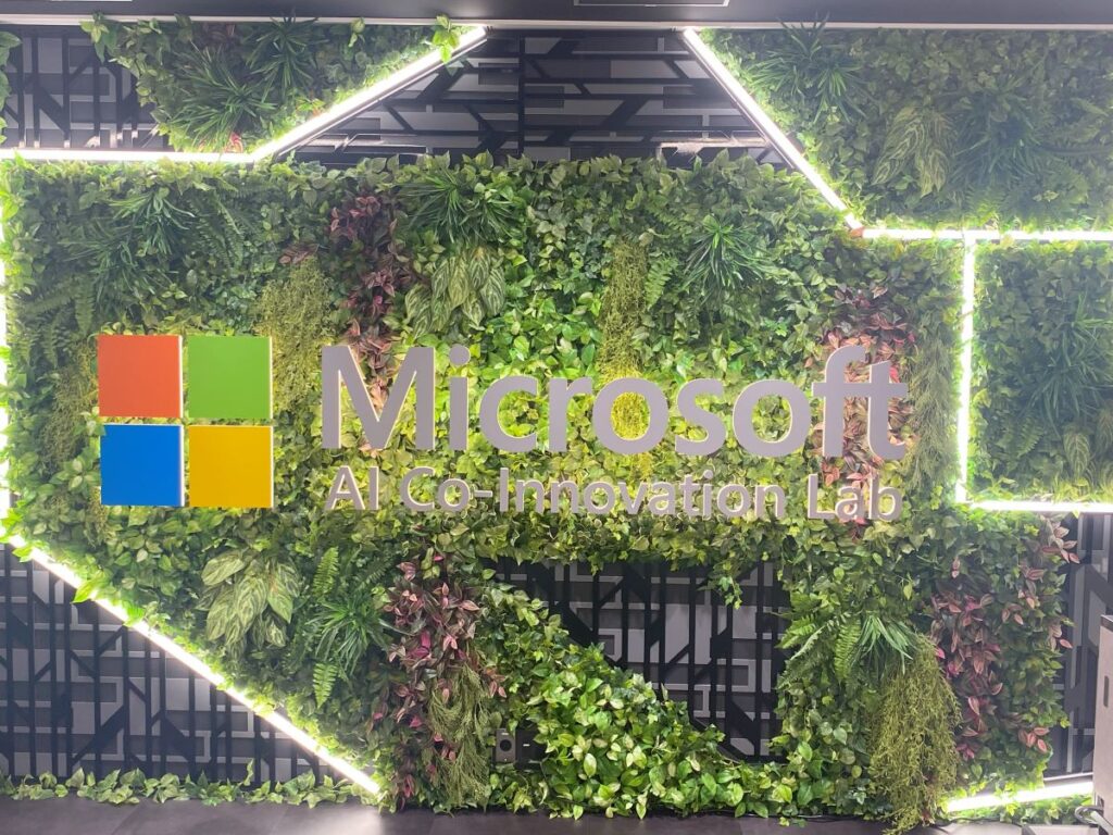 Microsoft AI Co-innovation Labの社屋正面の写真