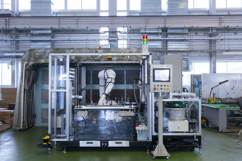 JR九州と安川の共同開発した協働ロボットシステム
