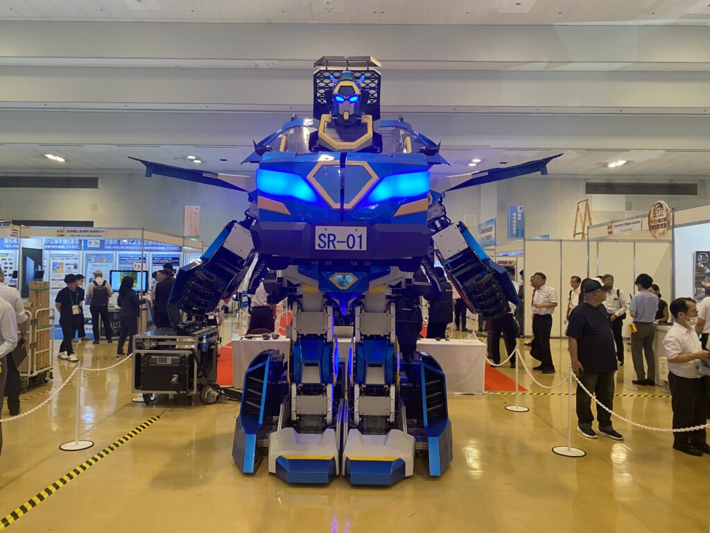 国際フロンティアメッセ2024で展示されてたヒューマノイド型ロボットSR-01
