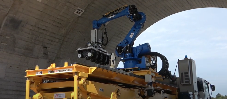 トンネル自動検査のロボット