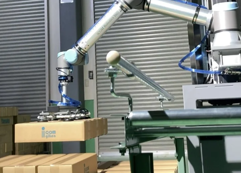 協働ロボットパレタイザー