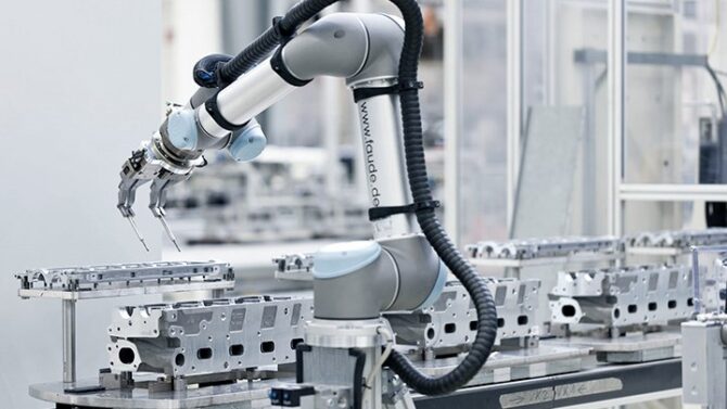 Universal Robots UR7eが受注開始！気になるスペックを解説！