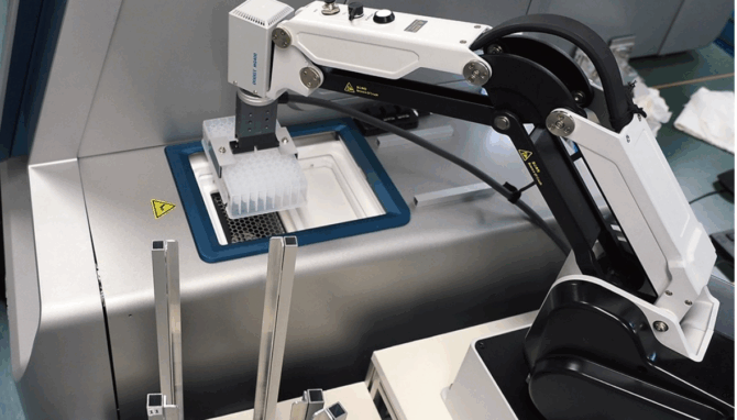 激安ロボットでバイオ分析を自動化！カルナバイオの中国メーカーDobot MG400導入事例